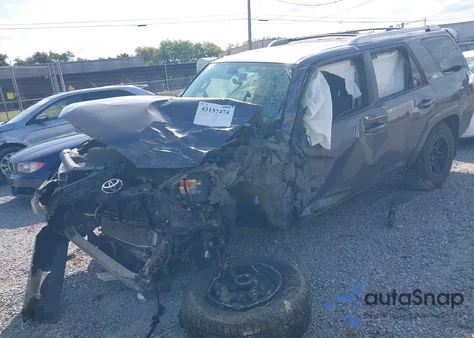 2017 Toyota 4Runner Sr5 z USA, uszkodzony, nr VIN JTEBU5JR2H5444126